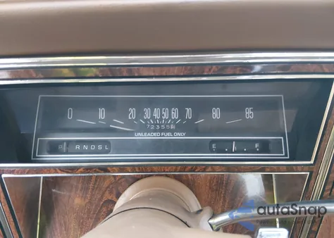 1977 Oldsmobile Delta 88 z USA, uszkodzony, nr VIN 3N69L7X228938